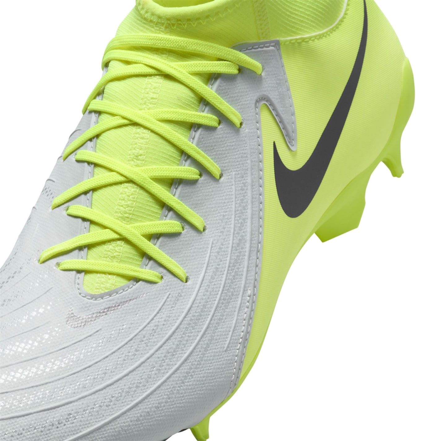 Nike Phantom Luna II Academy Firm Ground Football Boots