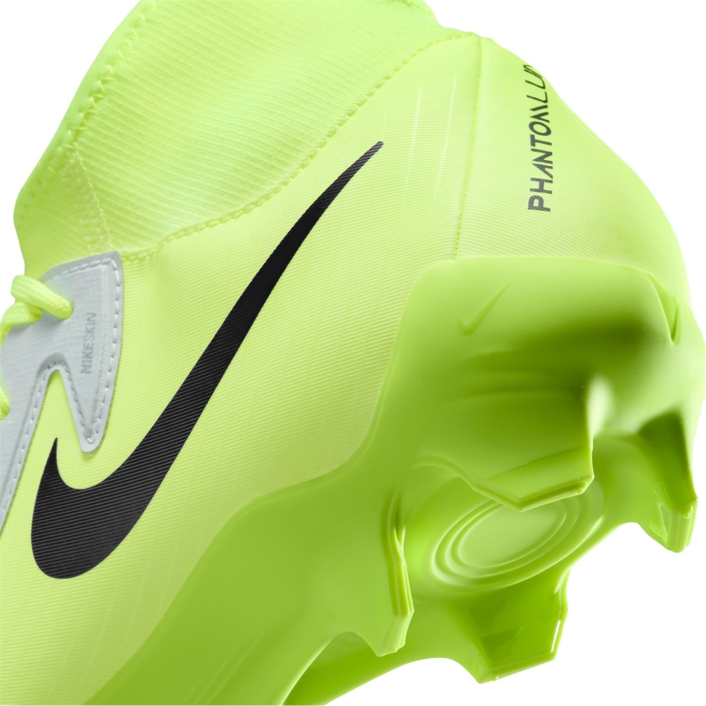 Nike Phantom Luna II Academy Firm Ground Football Boots