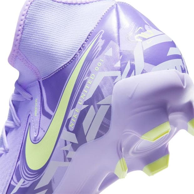 Nike Phantom Luna II Academy Firm Ground Football Boots