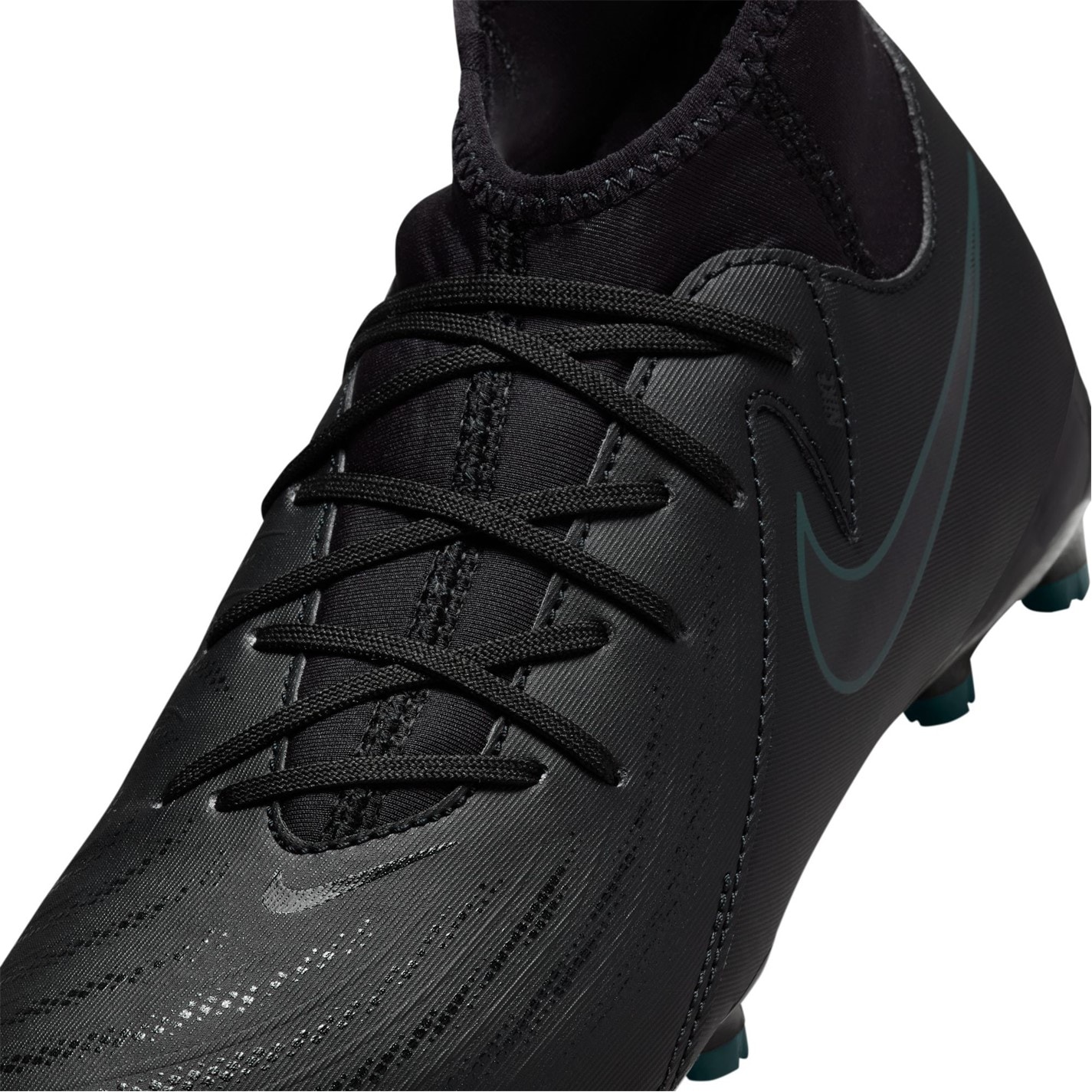 Nike Phantom Luna II Academy Junior Firm Ground Football Boots