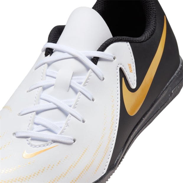 Nike Phantom GX 2 Club Juniors Indoor Court Football Boots.