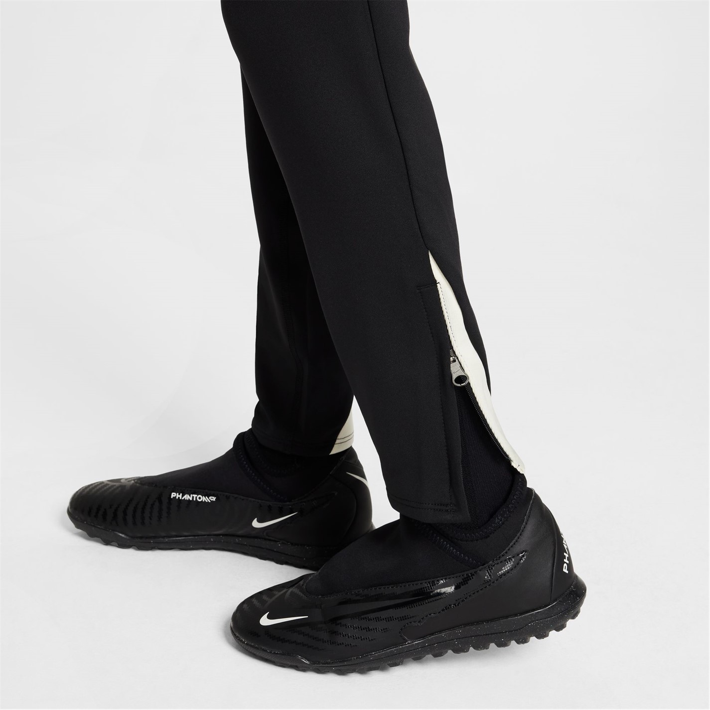 Nike Liverpool Strike Tracksuit Bottoms 2025 2026 Juniors