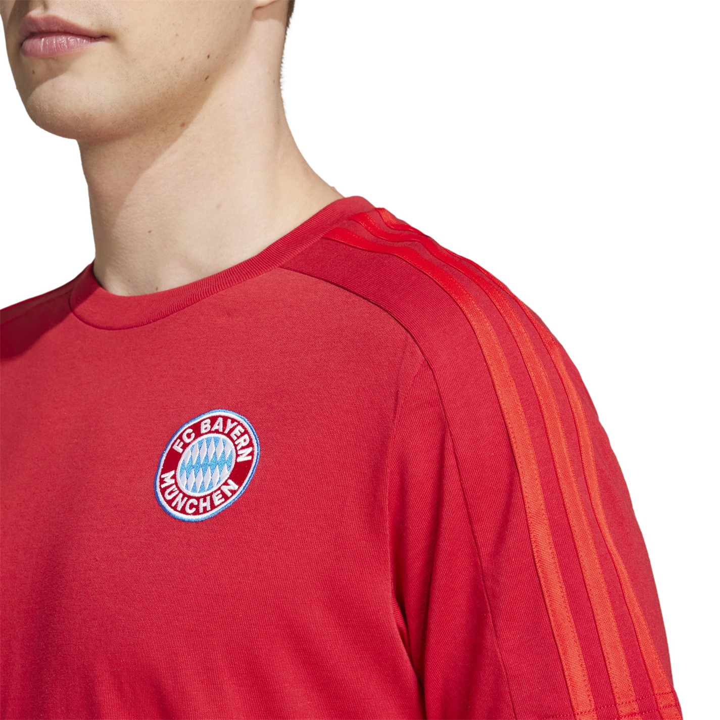 adidas FC Bayern Munich DNA T-Shirt 2024 2025 Adults